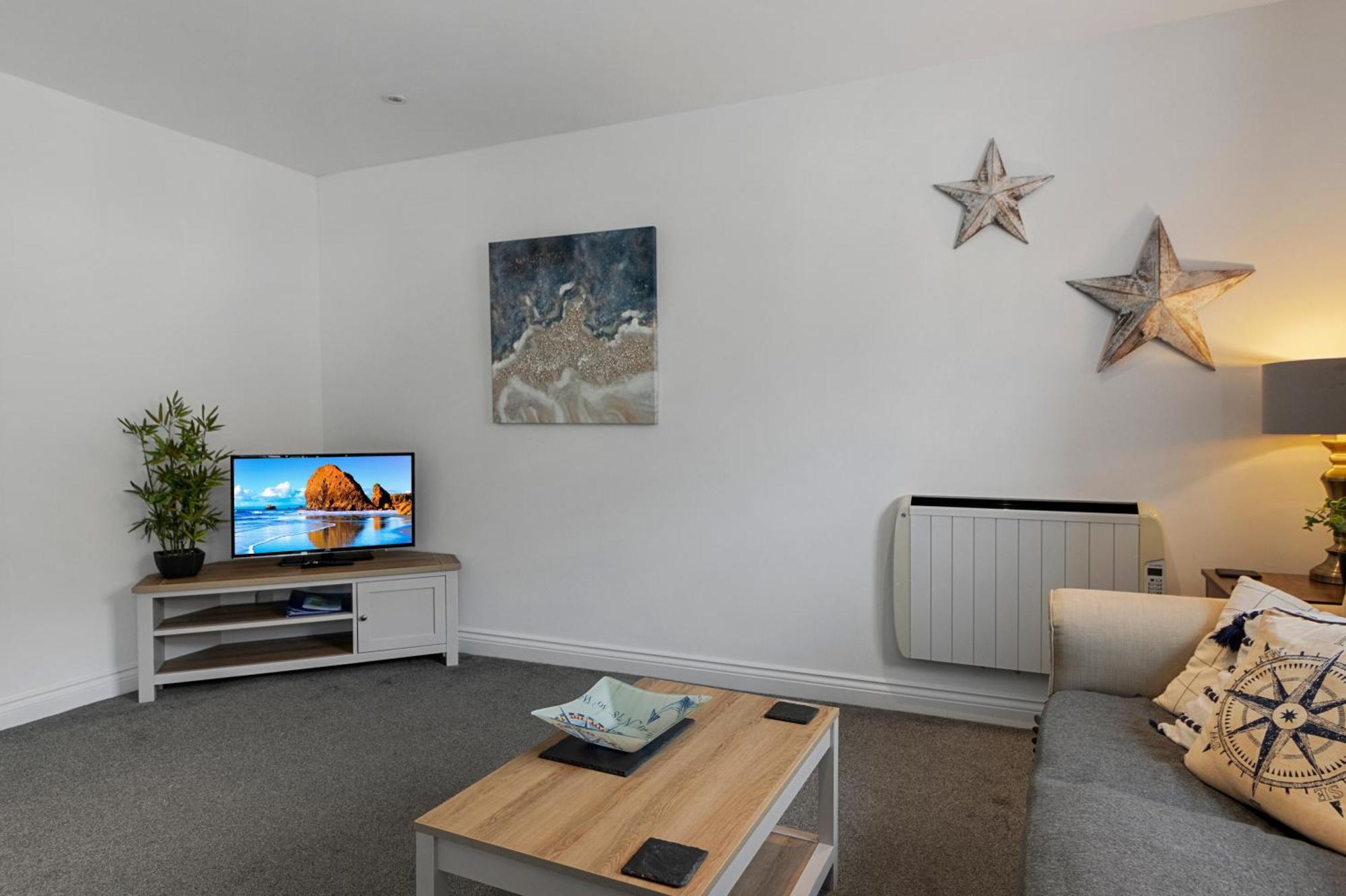 Apartment Captain's Keep - - With Designated Parking Brixham
