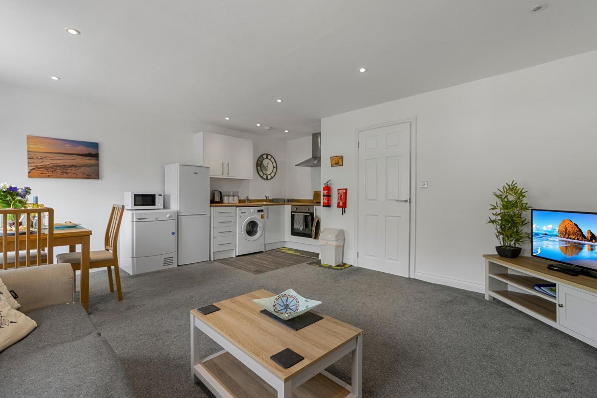 Captain's Keep - - With Designated Parking Brixham