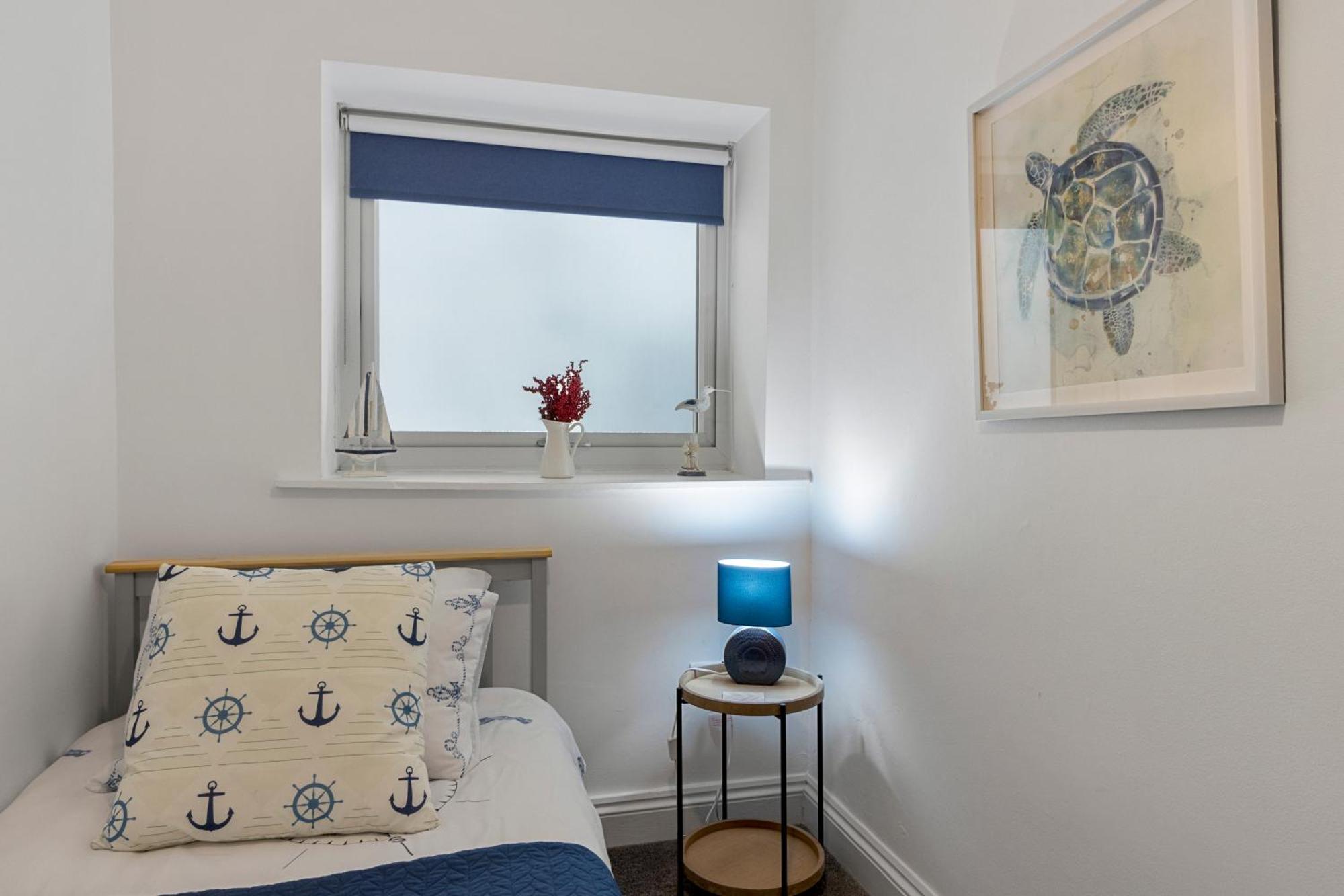 Apartment Captain's Keep - - With Designated Parking *